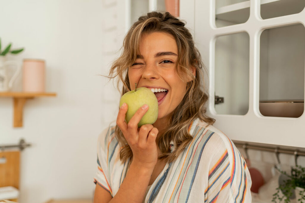 Así puede ayudarte comer una manzana al día a mejorar la salud intestinal